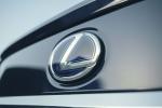 Lexus ES300h with Digital Door Monitors 2020 года (UK)